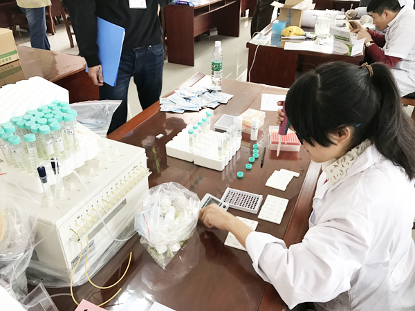 我司現(xiàn)場(chǎng)操作實(shí)驗(yàn)